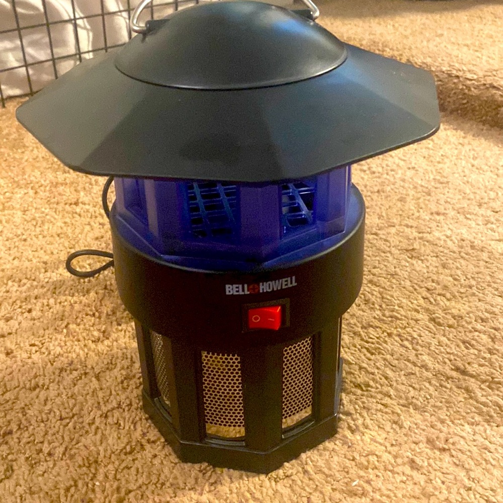 Bell & Howell Monster Trapper mosquito and bug trap